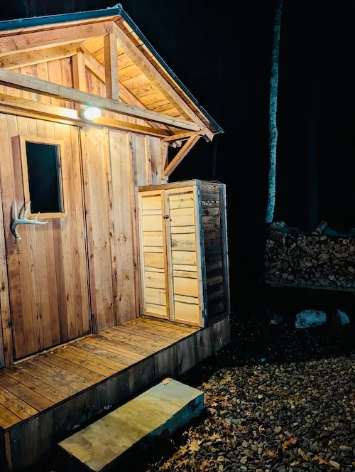 Northwoods Summer Nights: Fire Pits, Sauna, Stargazing & Pet-Friendly Evening Routines at O’Connell Cabins