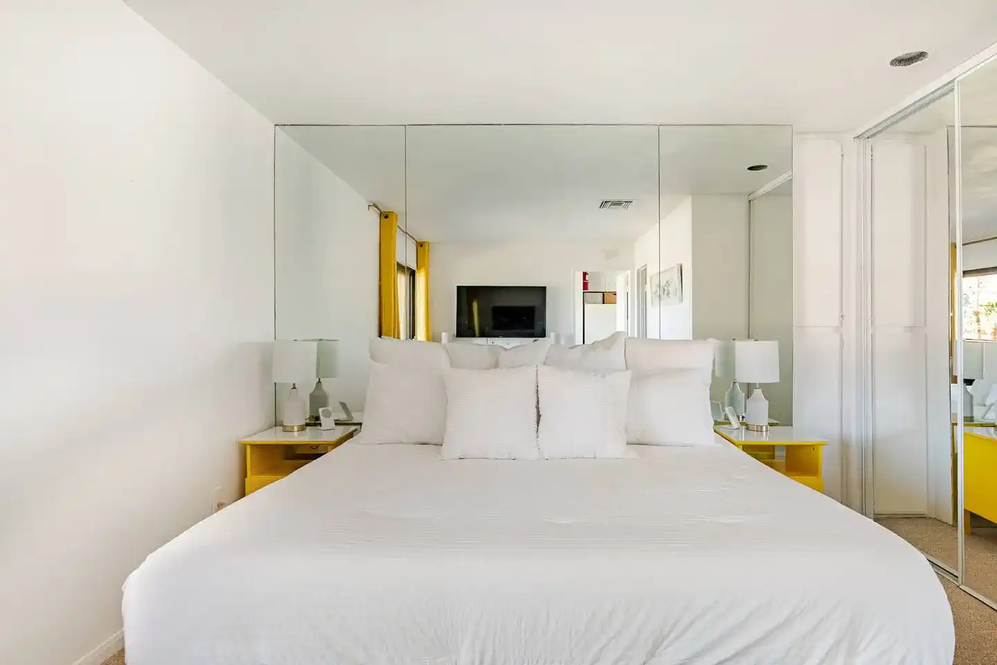 Big Beautiful Bed, View and Balcony! – Foto 4
