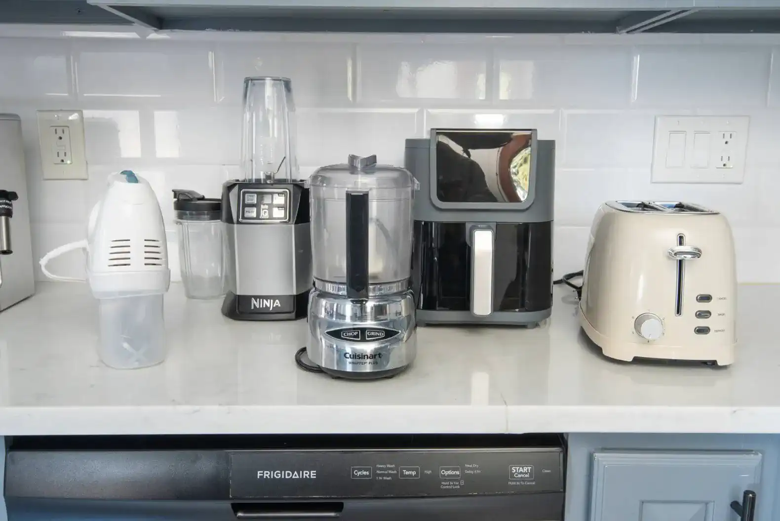 Fully stocked kitchen with key appliances for you to cook with. Blender, mixer, food processor, air fryer and toaster are all in the kitchen for you to use!