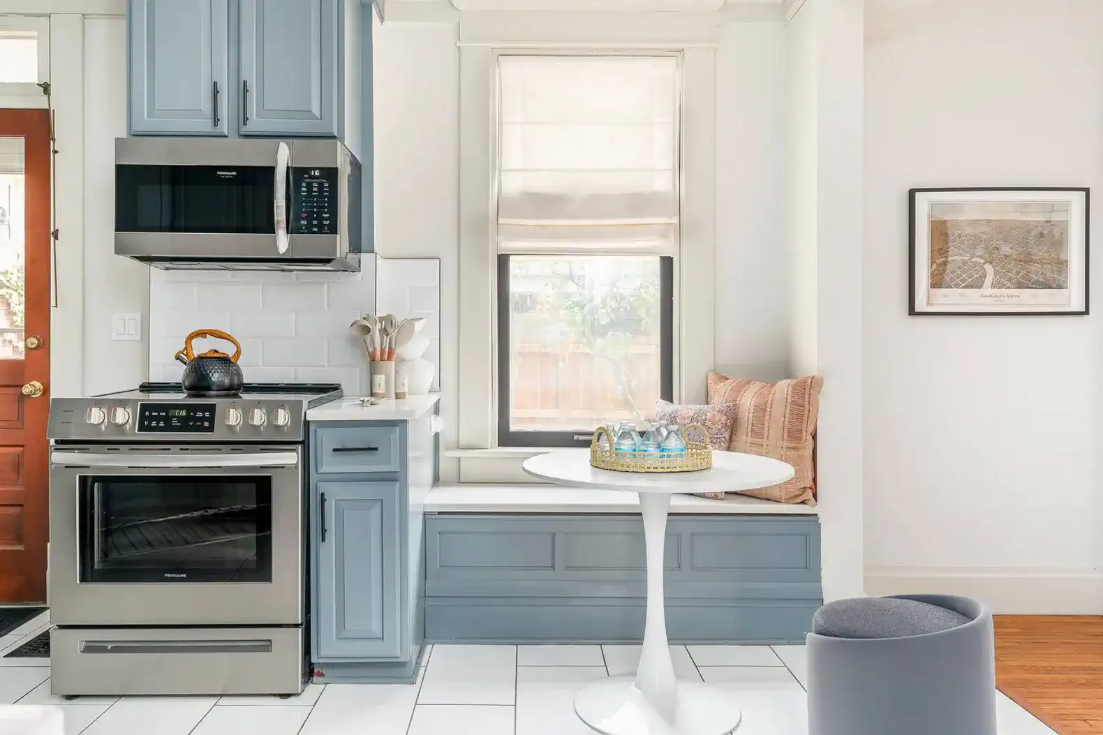 First Floor | Fully Stocked Kitchen | Full set of pots & pans + Herb Garden Outside + Air Fryer + Espresso Machine and more