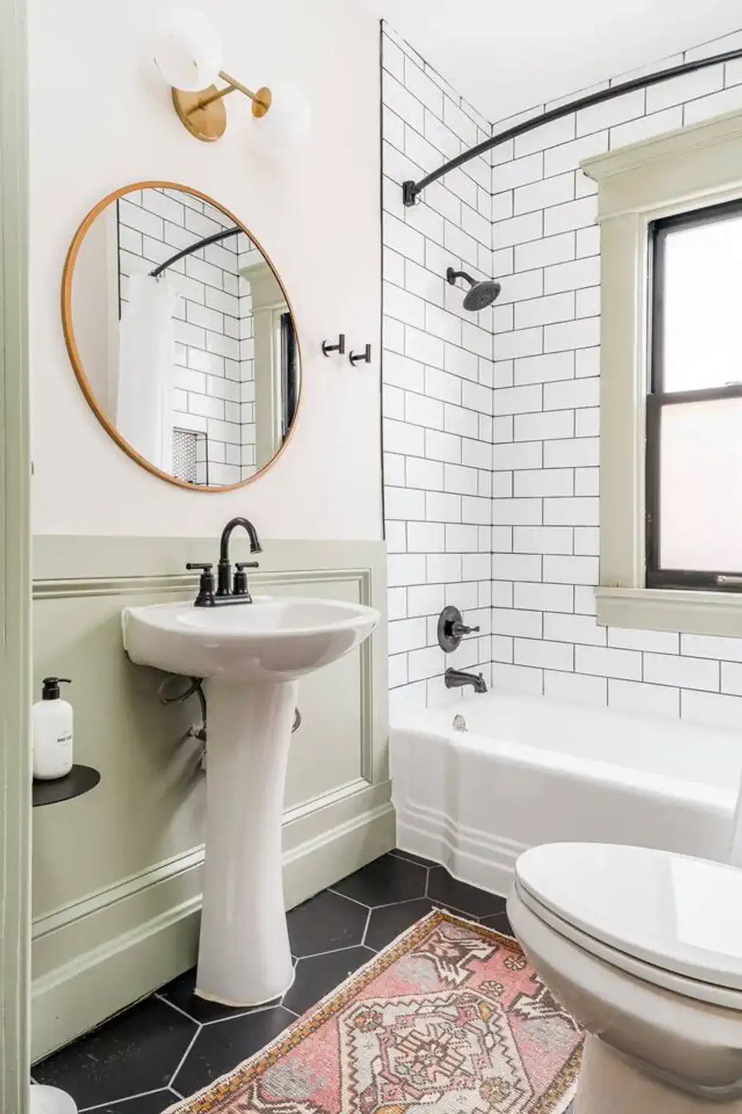 Second Floor | Bathroom | Combo Shower/Tub