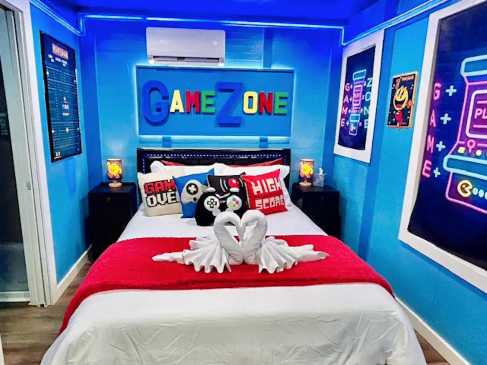 GameZone: PacMan Arcade, WiFi, Free Parking – photo 1