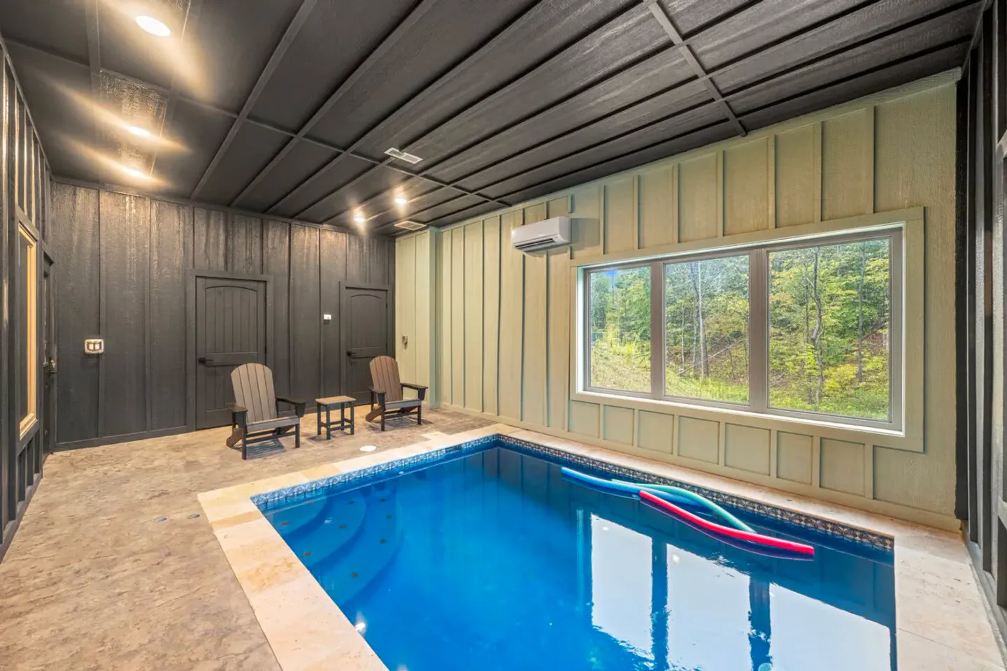 Modern-Pool-1 Mi to PKWY-Pets-Games-Theatre – foto 2