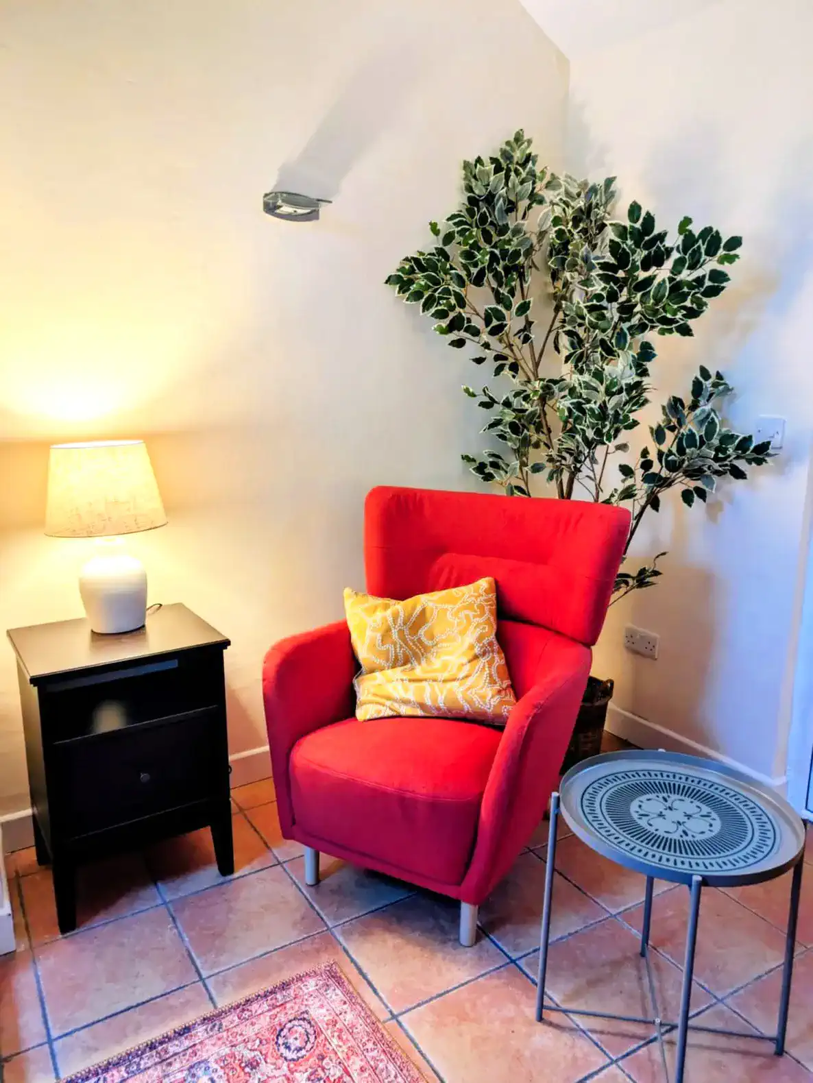 Charming 2BR Cottage photo 8