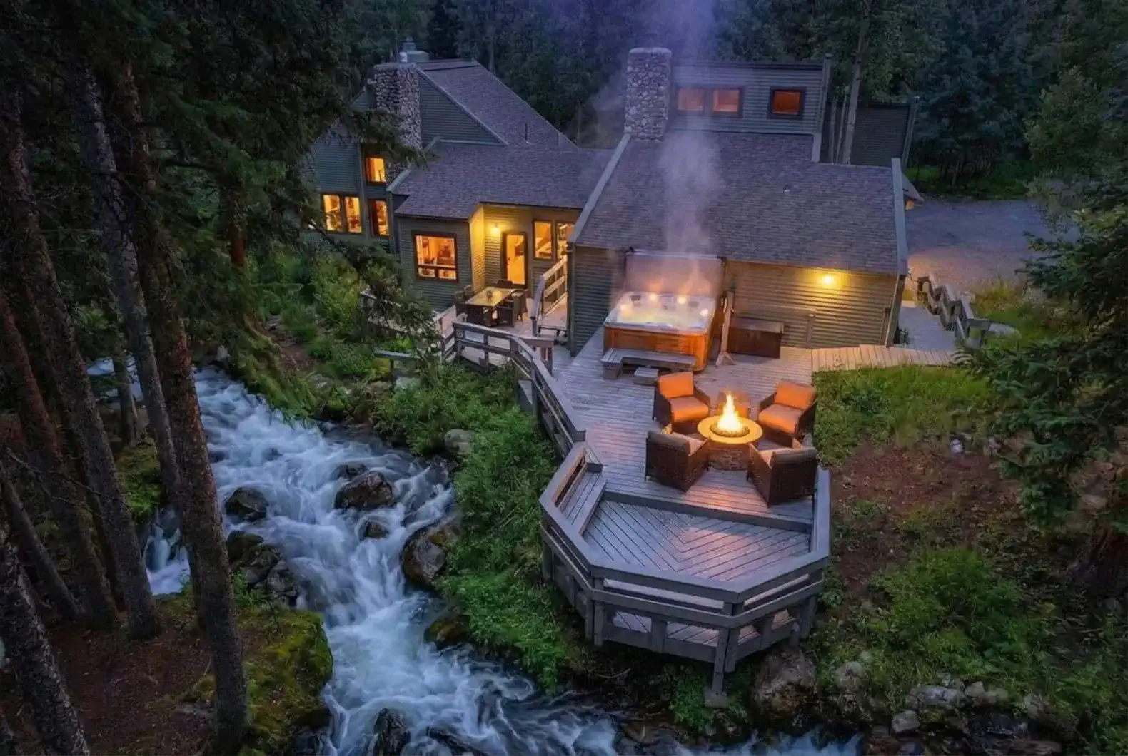 Creekside Chateau – photo 1