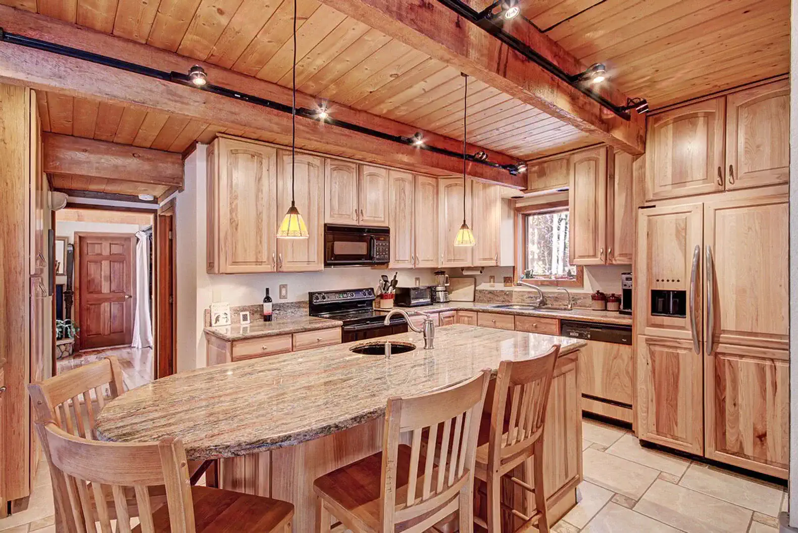 Peak 7 Retreat w/ Hot Tub & Near Skiing & Downtown photo 2