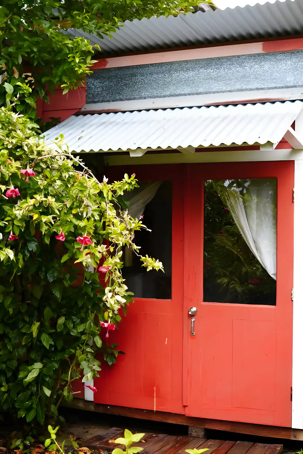 Orange Bungalow – photo 3