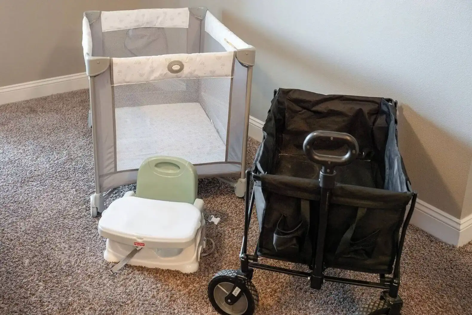 A pack n' play, booster seat and folding wagon/cart are included to make your stay easier!