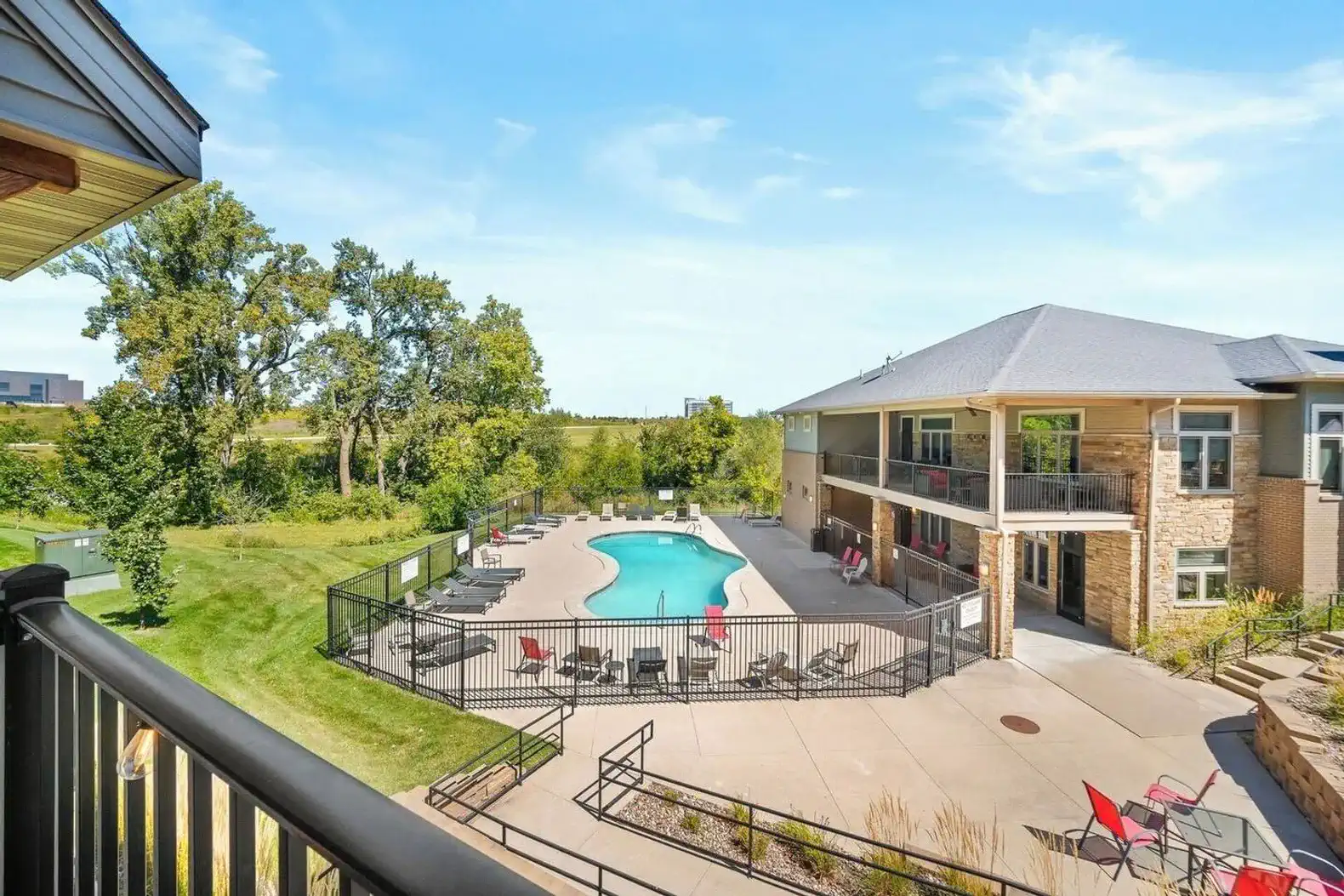 Luxe, First Floor Suite with Garage & Balcony