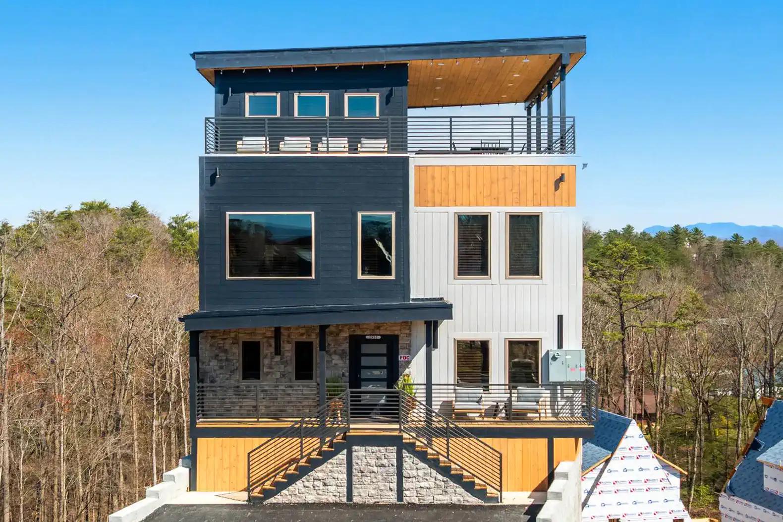 Sleeps 18/Rooftop/Golf Suite/Indoor Pool/Hot Tub photo 8