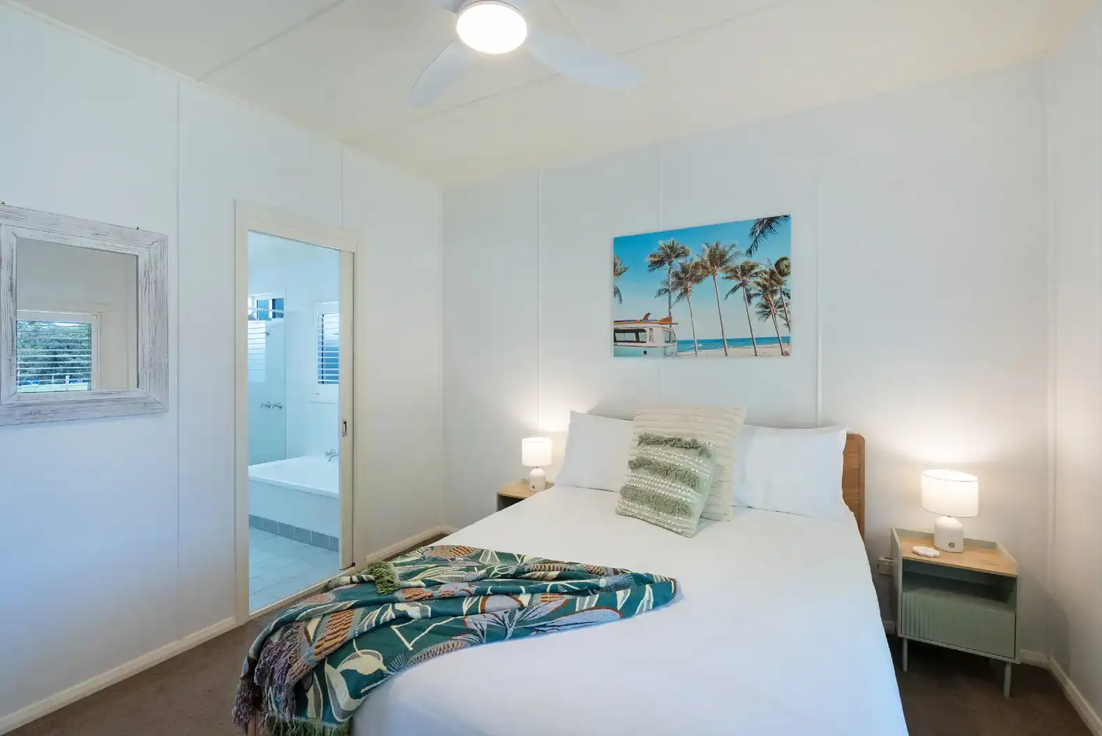Lazy Dayz | Walk everywhere | Central Huskisson