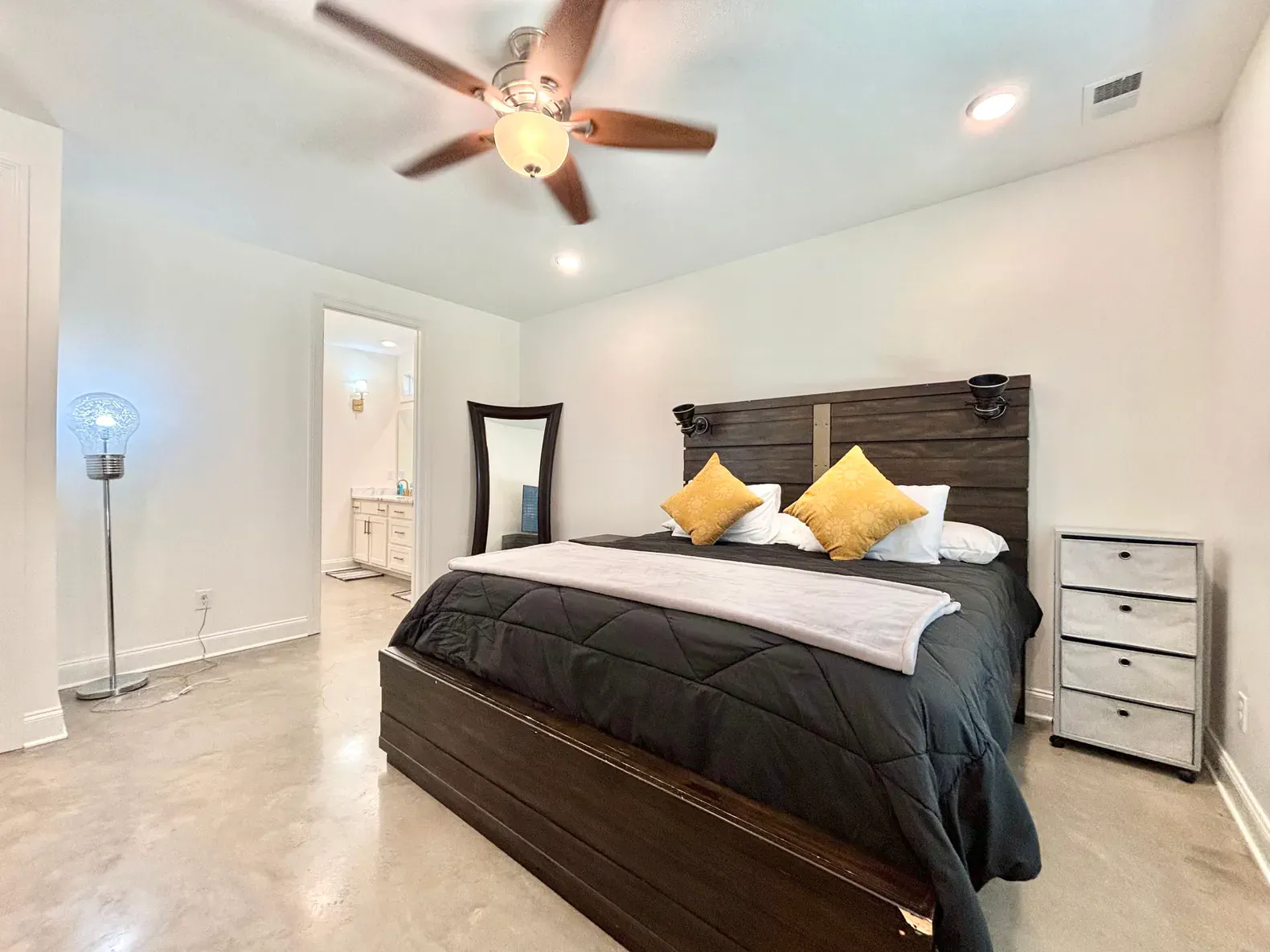 Luxury 4BR Home/Gated Parking/ Fast Wifi/Pool — Memphis, TN — vacation rental