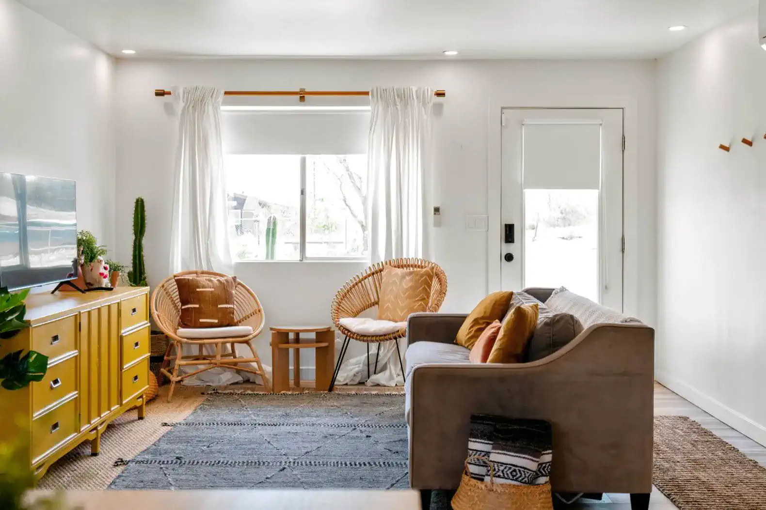 living room with pull out sleeping couch