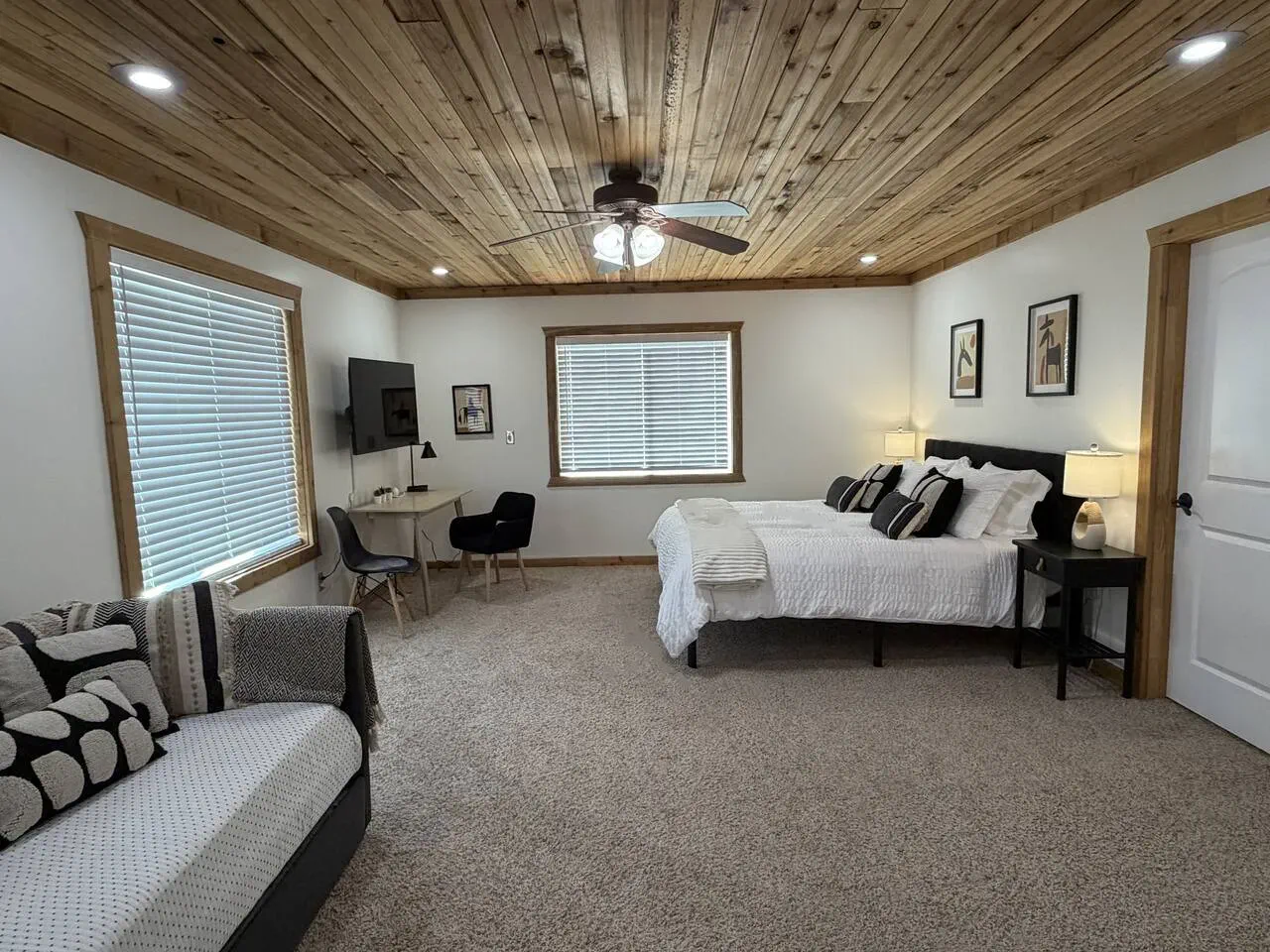 BLUEBEAR LODGE · Garden City, Bear Lake, UTAH — Garden City, UT — vacation rental