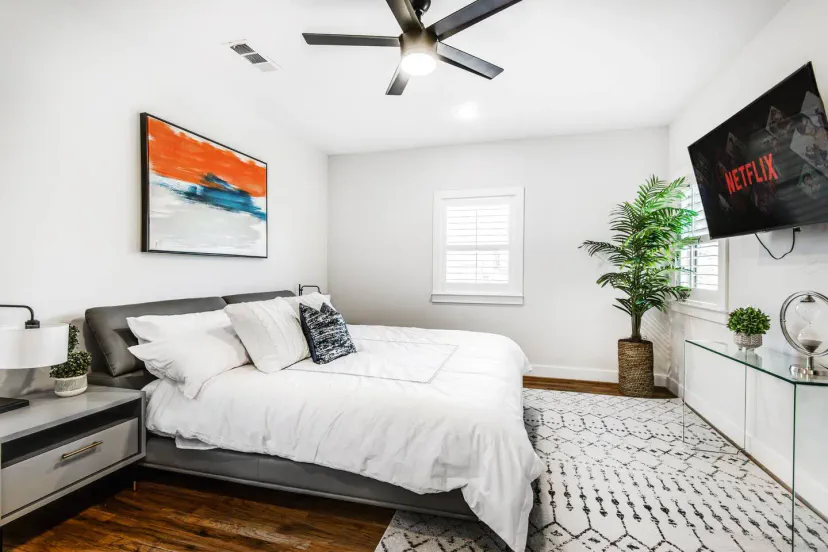 King bed Upstairs