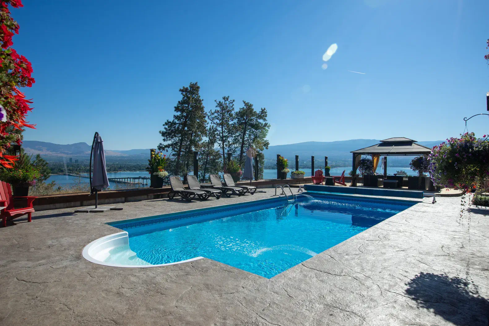 Kelowna Lake View Suite