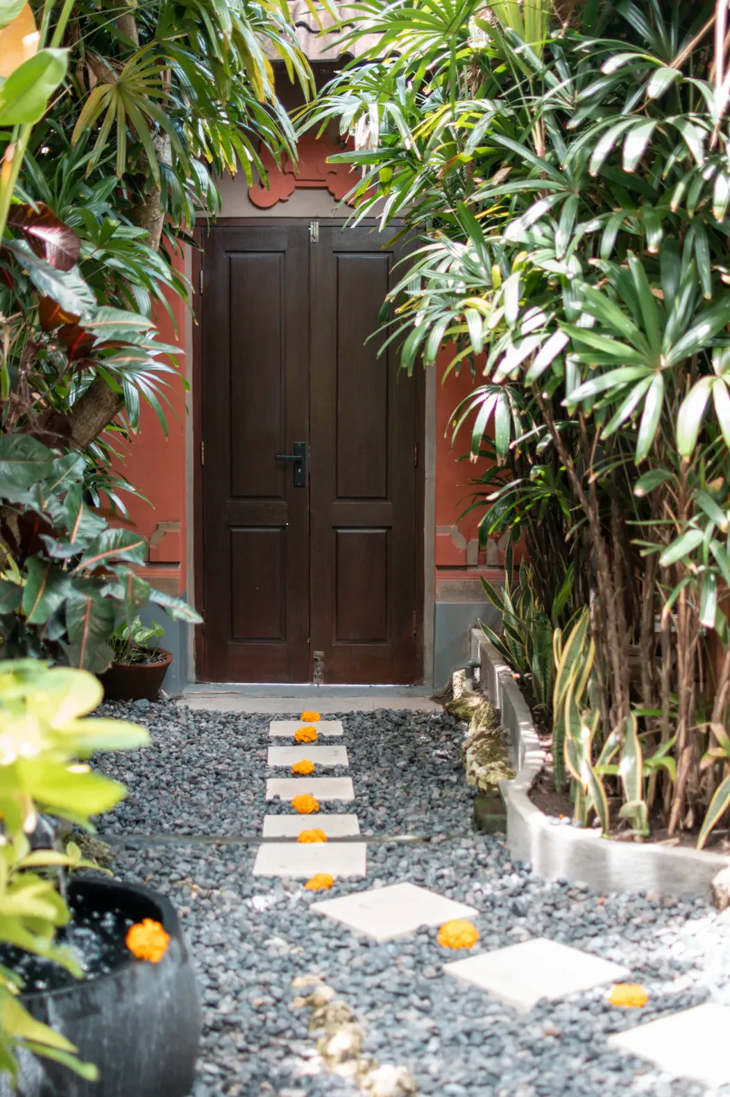 An Inspired Morning: Seminyak’s Best Boutique Browsing & Beach Moments