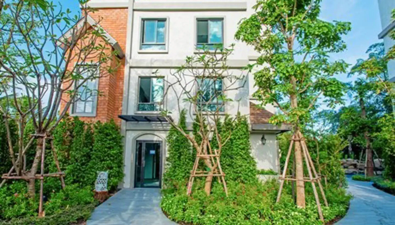 Digital Nomad Home Away With Pool & Gym photo 8