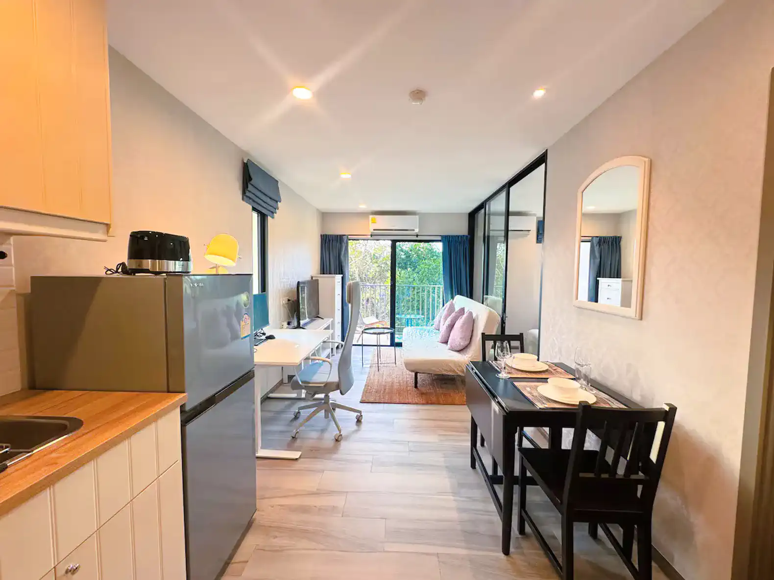 Digital Nomad Home Away With Pool & Gym photo 3