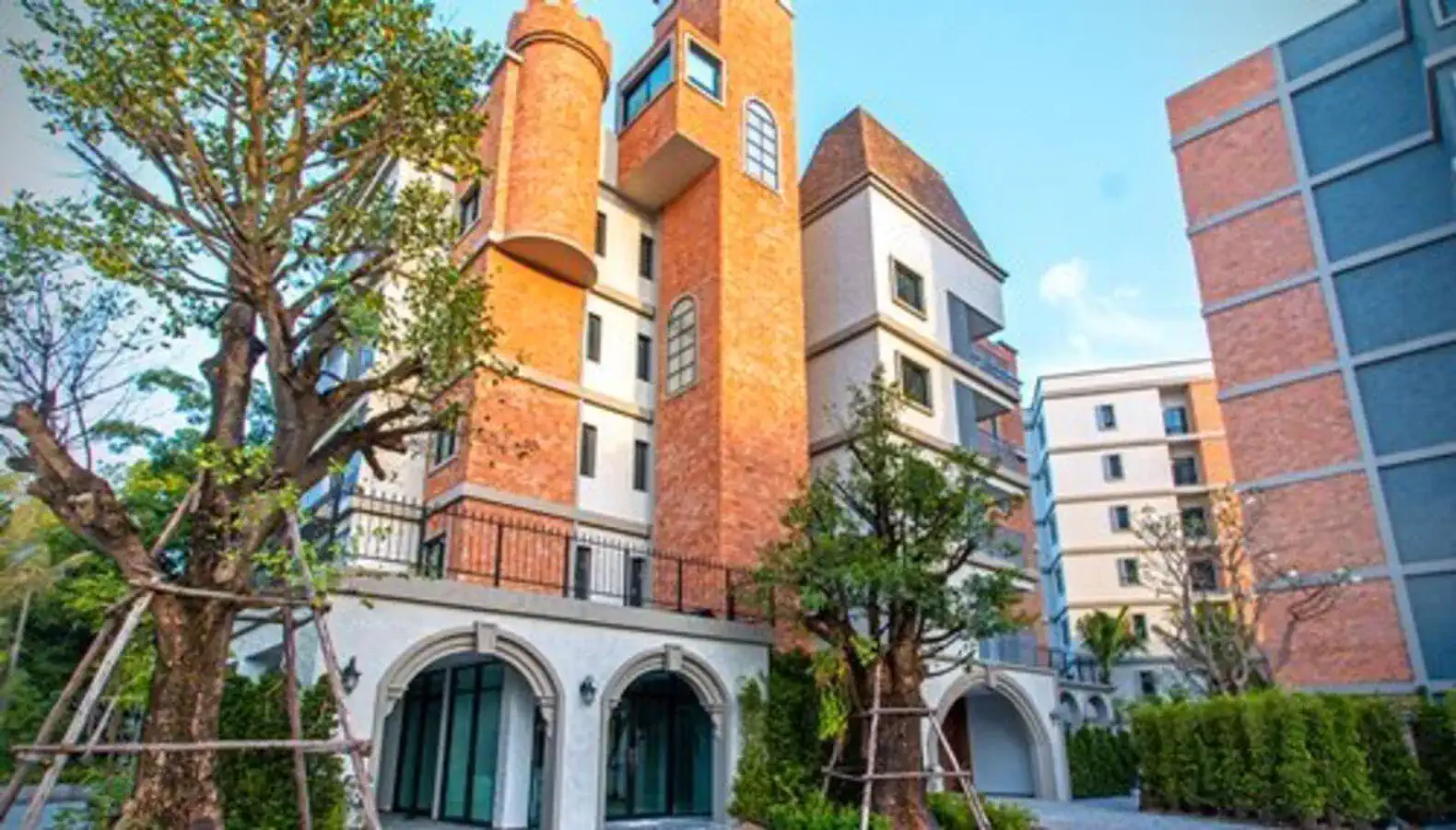 Digital Nomad Home Away With Pool & Gym photo 5