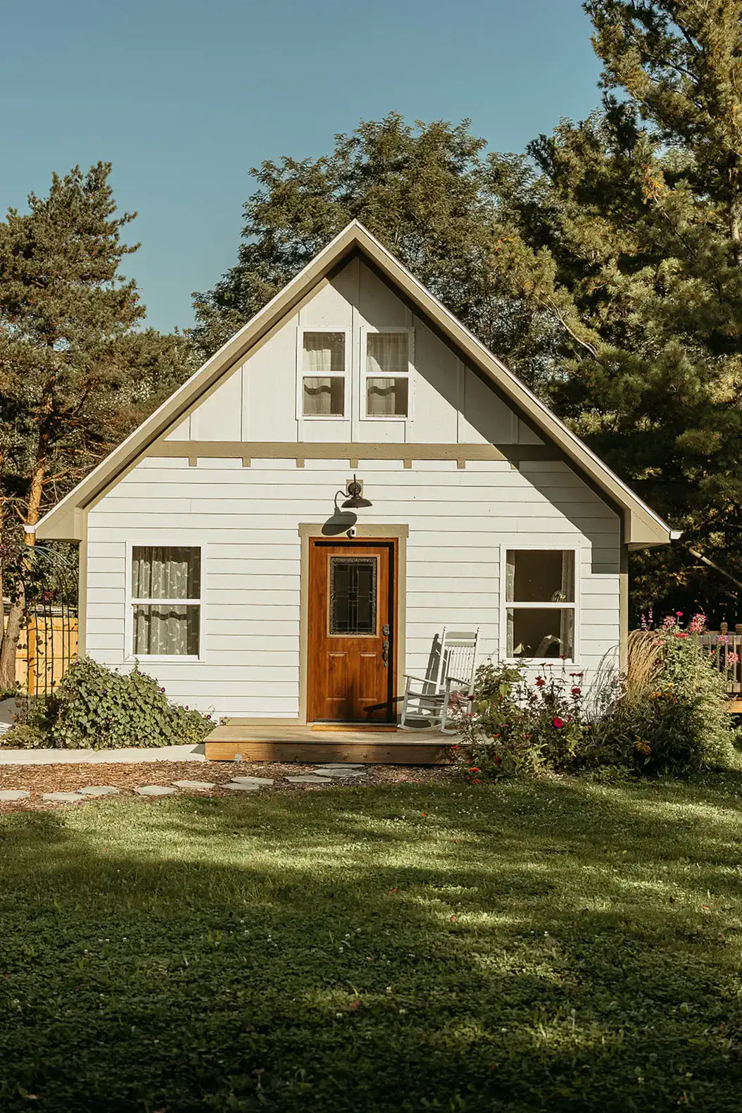 Cozy Fall Cottage | Fire Pit + Near Lake Geneva – photo 1