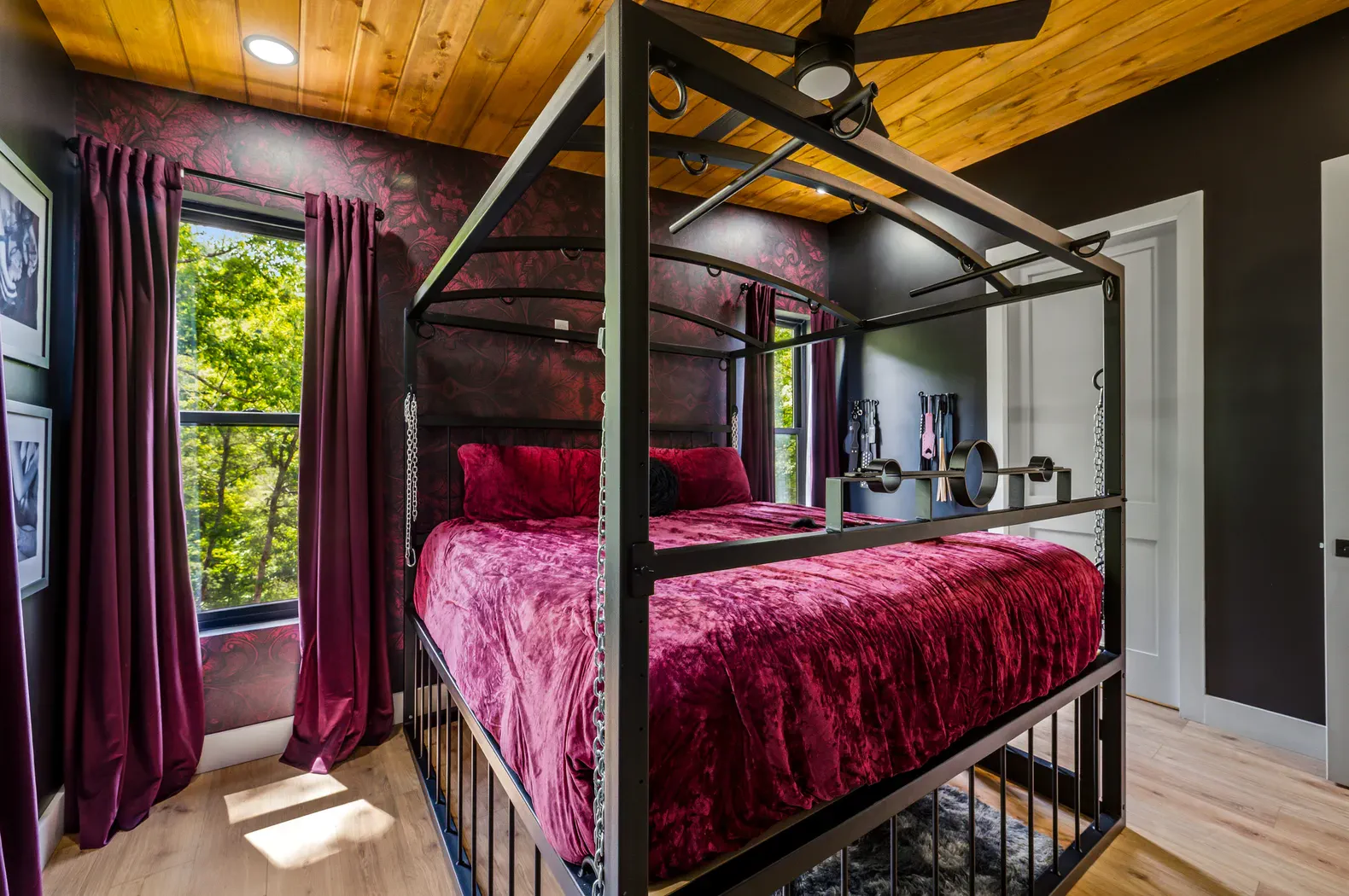 Adults-Only Couples Retreat · Private Hot Tub — Sevierville, TN — vacation rental