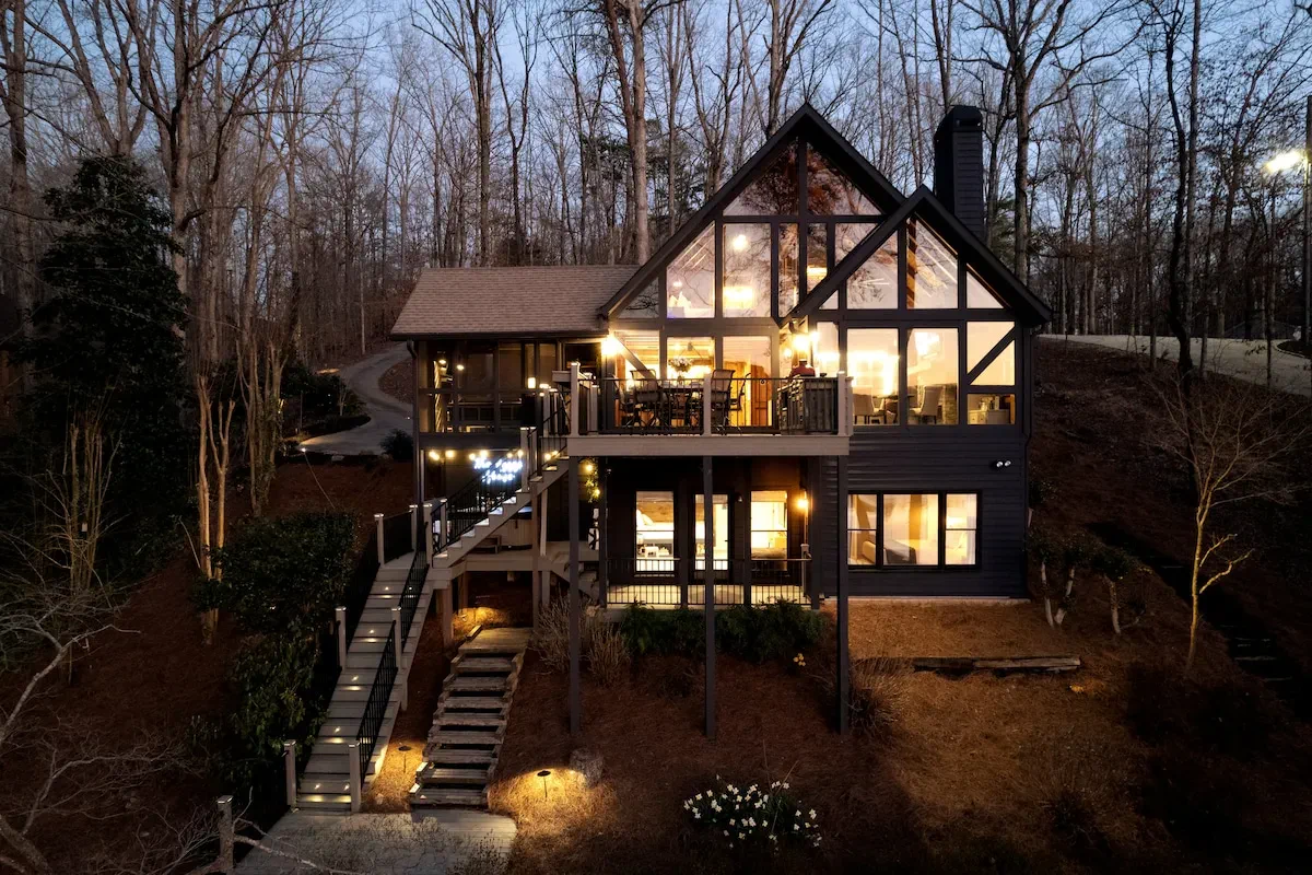 Where to Stay Near Gainesville Glows 2026 in Gainesville, GA