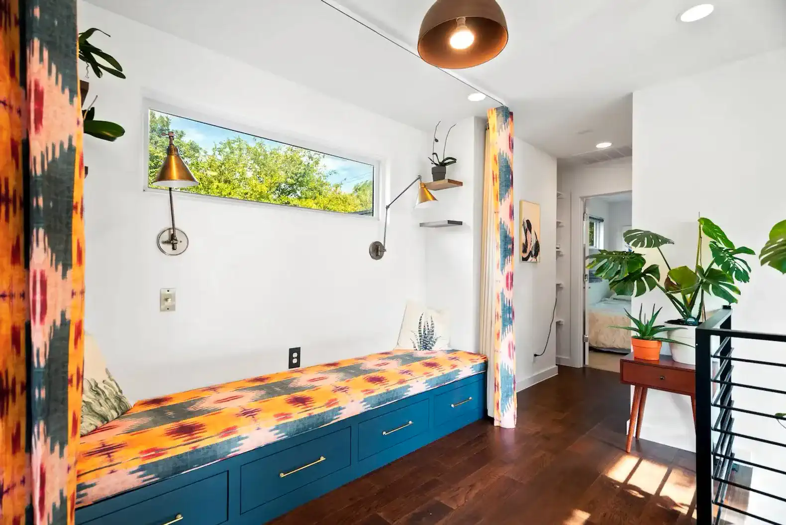 Modern Oasis next to Lake photo 5