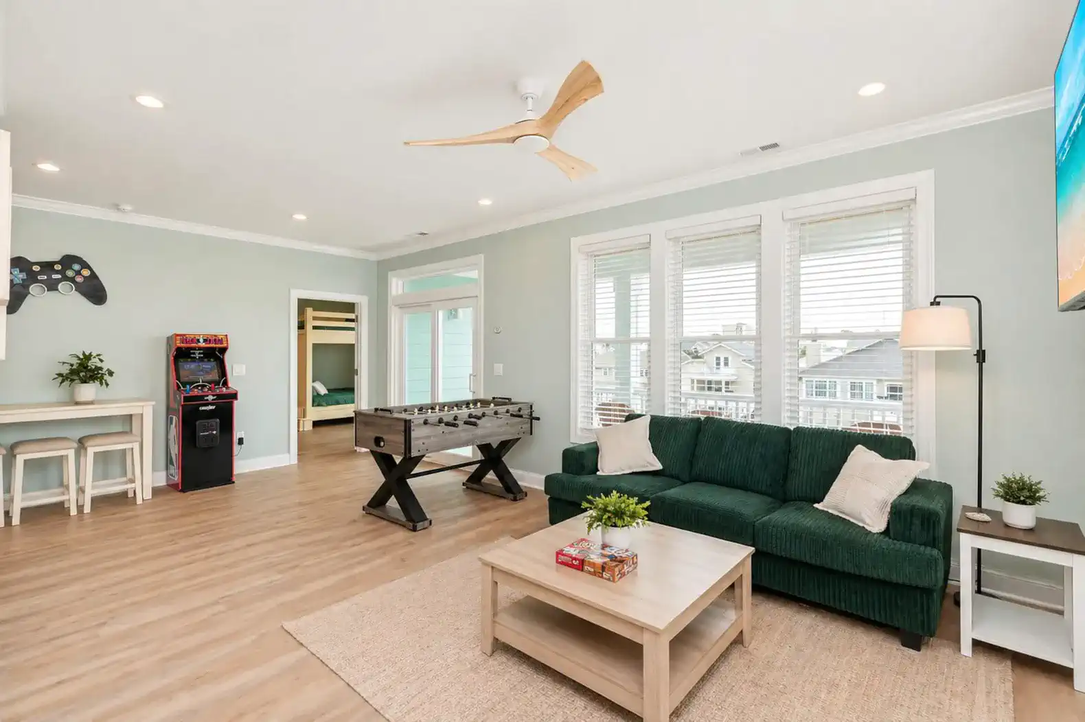 Large area to hang out
