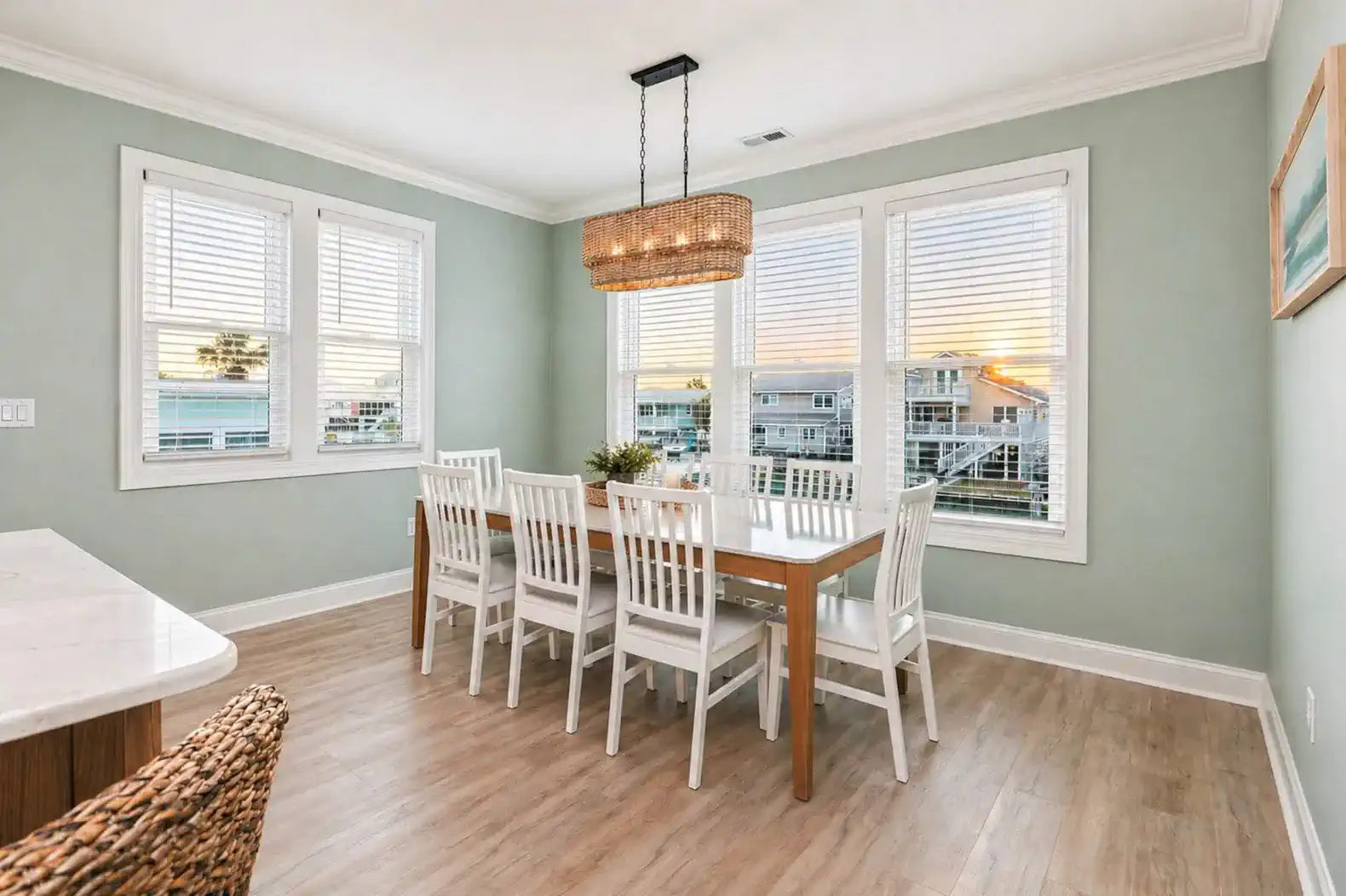 Large Dining table that fits 8