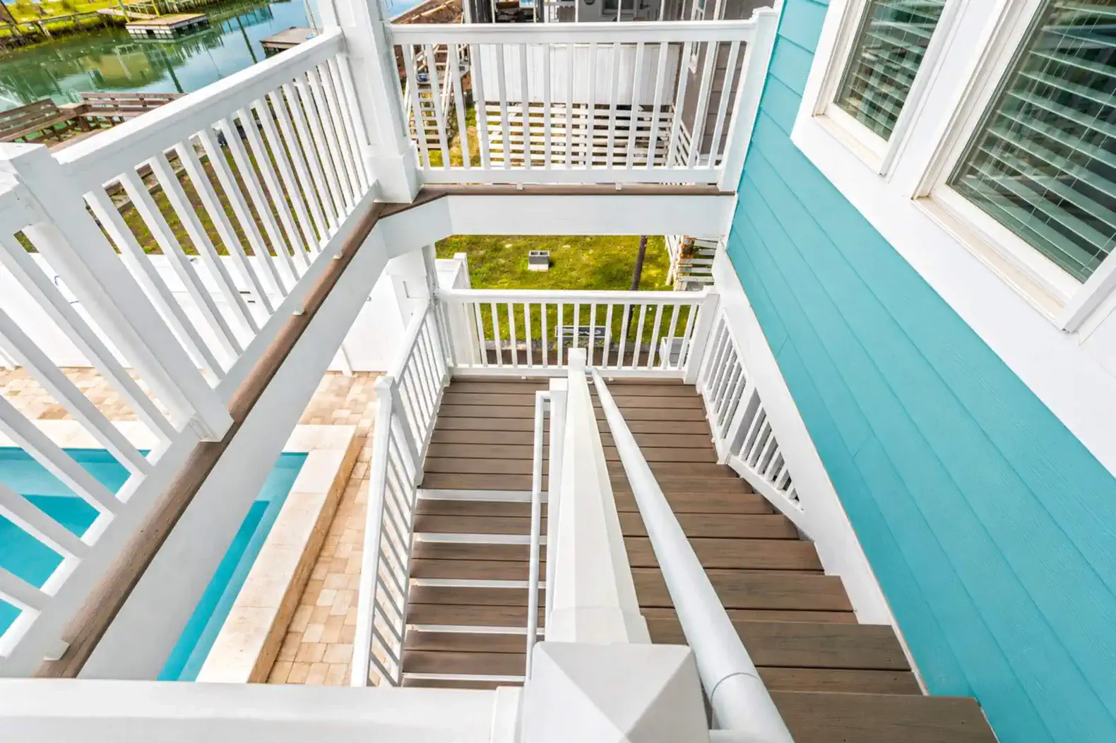 Stairs to pool