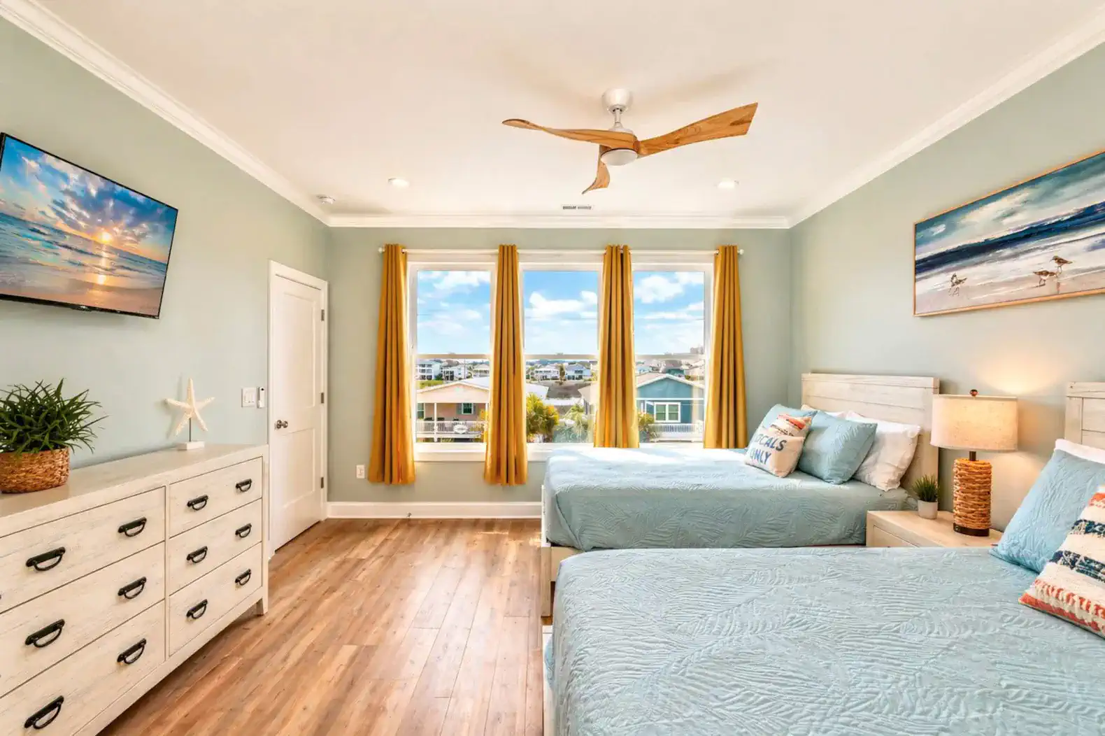 Enjoy this beautiful queen bedroom