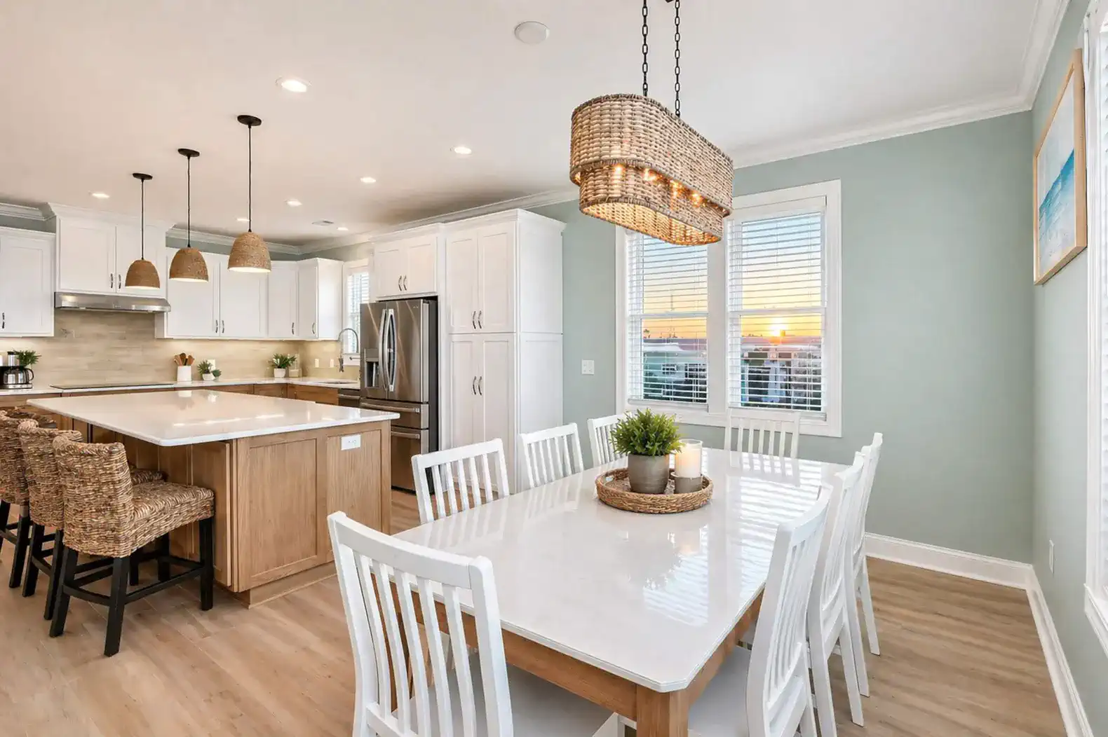 Dining Area off kitchen