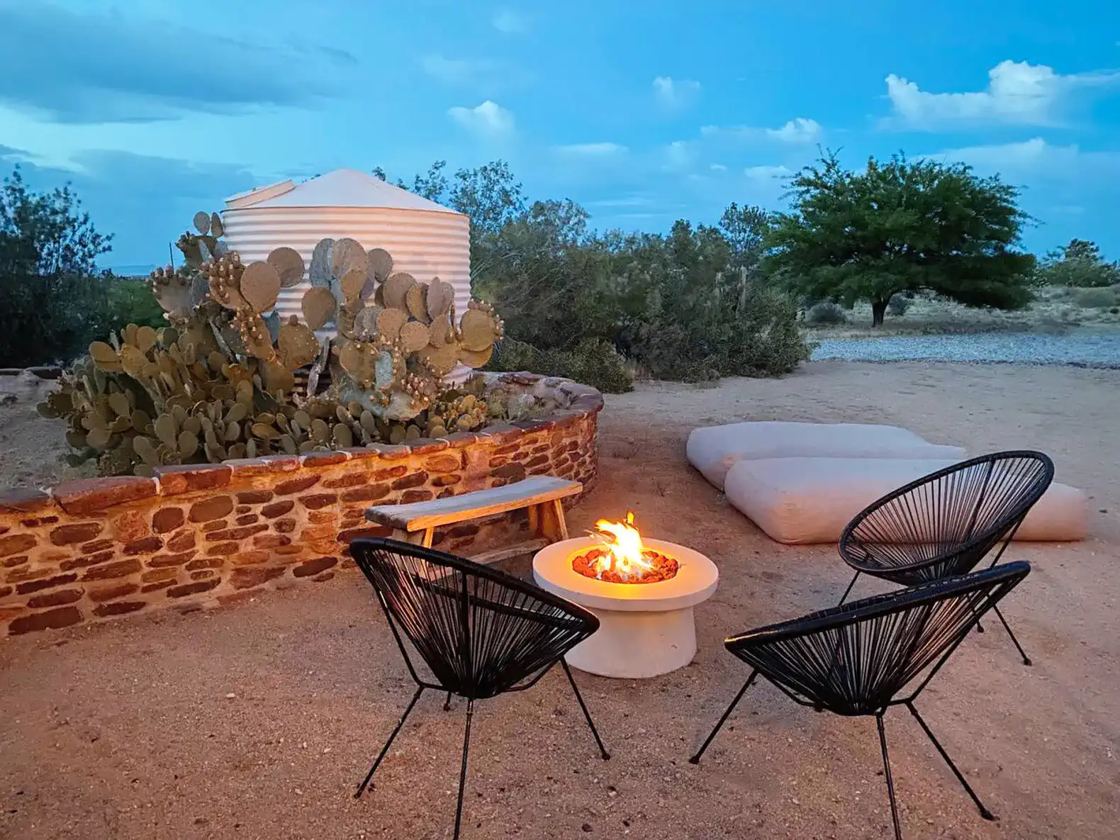 Sage Desert Retreat- Spa, 5 acres, fire pit, views – photo 15
