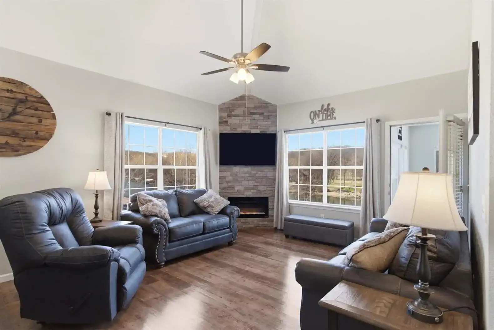 Lakeview Condo – photo 1