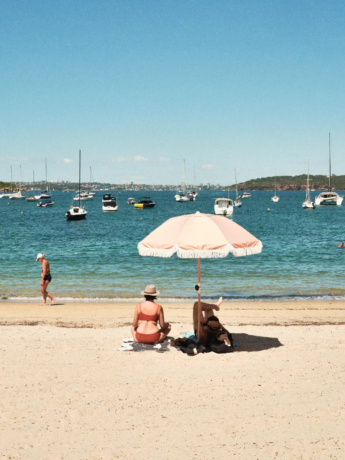 Quiet Little Manly 3 min walk Beaches Level Access