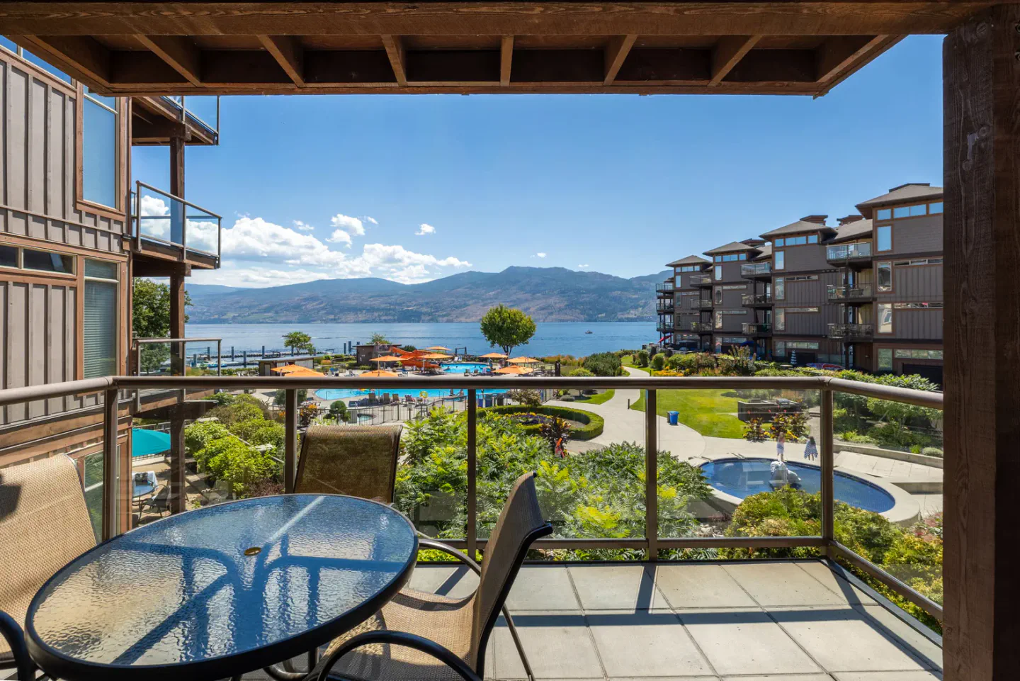 Lakefront Resort Condo with Pool – photo 2