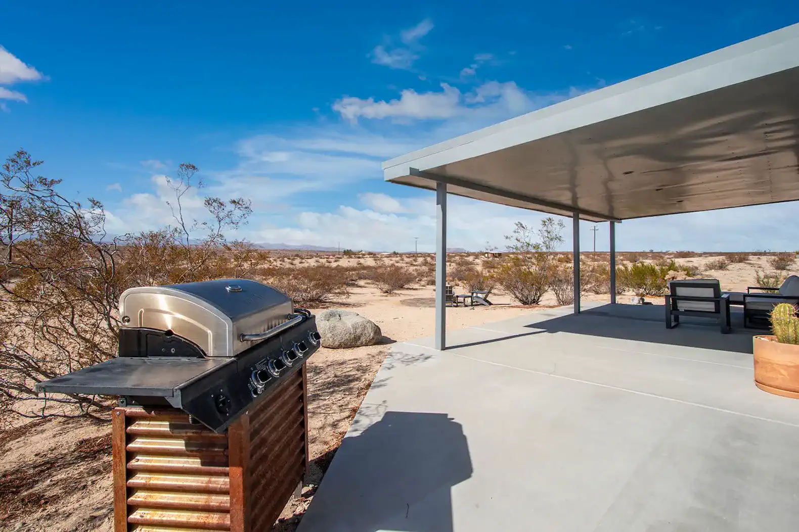 Joshua Tree Getaway | Hot Tub + Epic Sunset Views photo 2