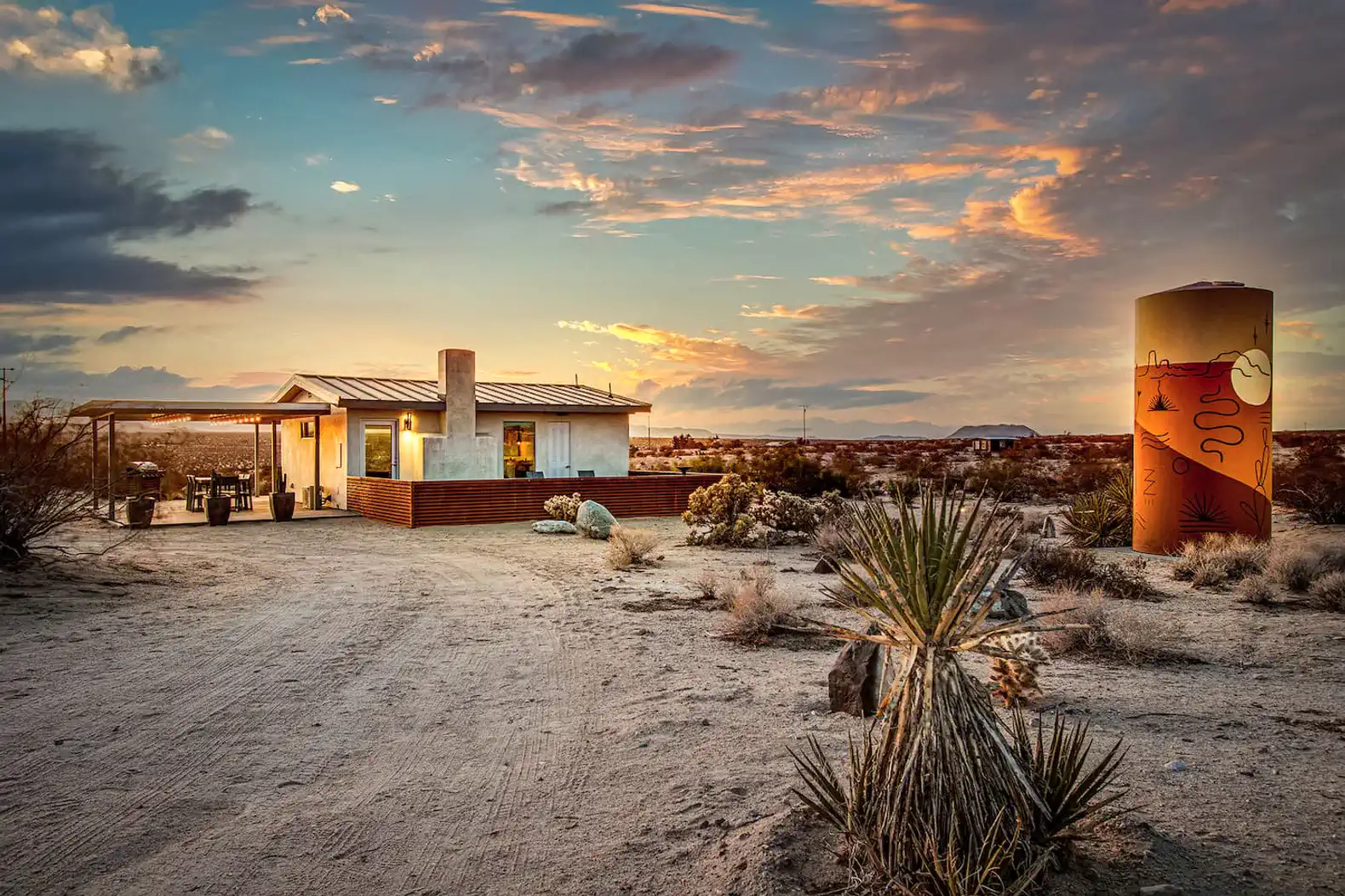 Joshua Tree Getaway | Hot Tub + Epic Sunset Views photo 8