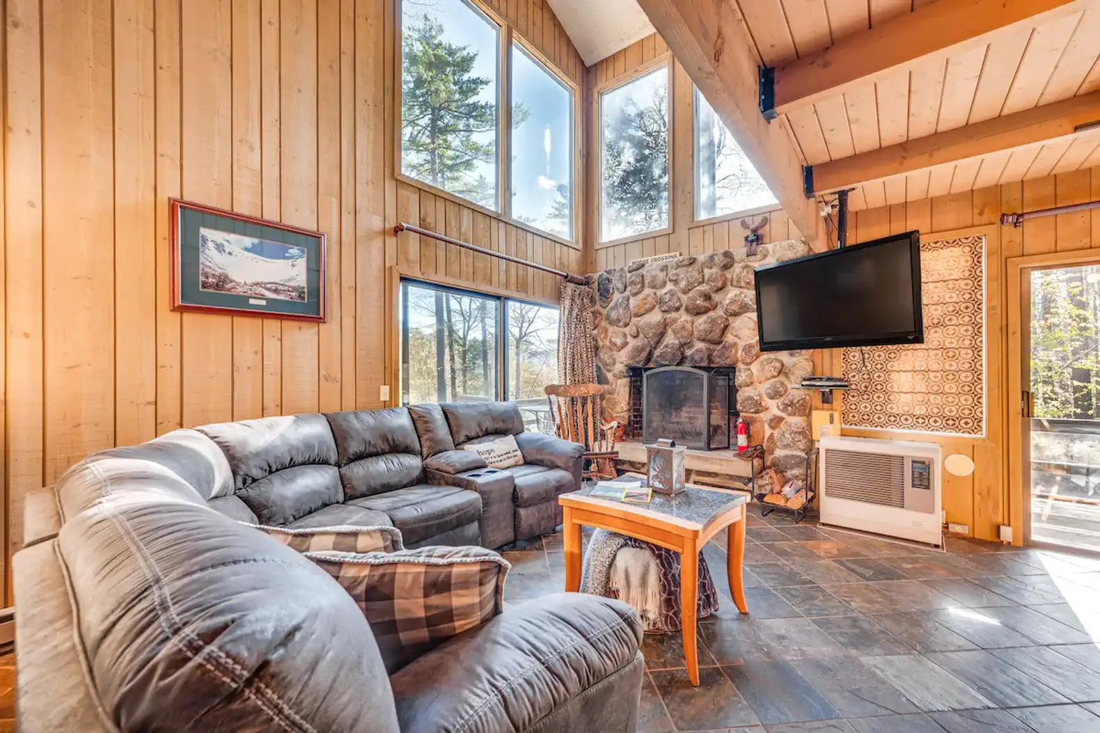 Half Mile to Ski Slopes: Conway Condo w/ Hot Tub! photo 2