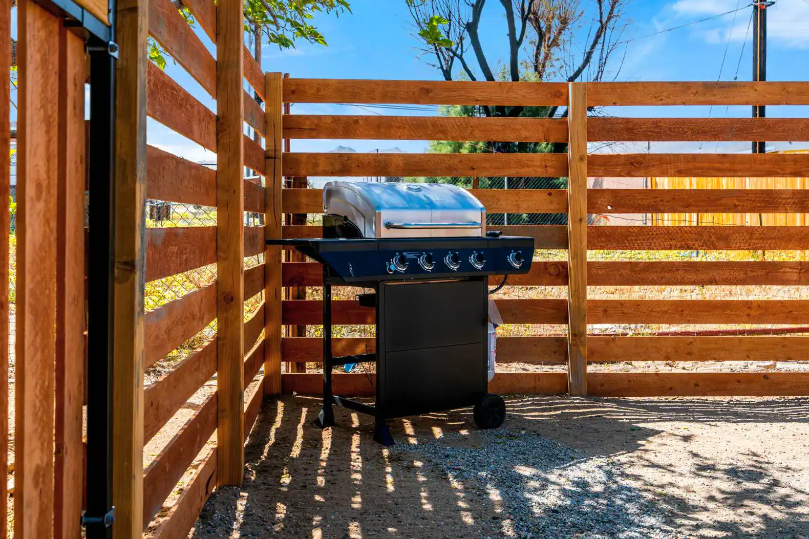 Lil Cactus | Cute Cabin in DTJT w/ Outdoor Shower – photo 6