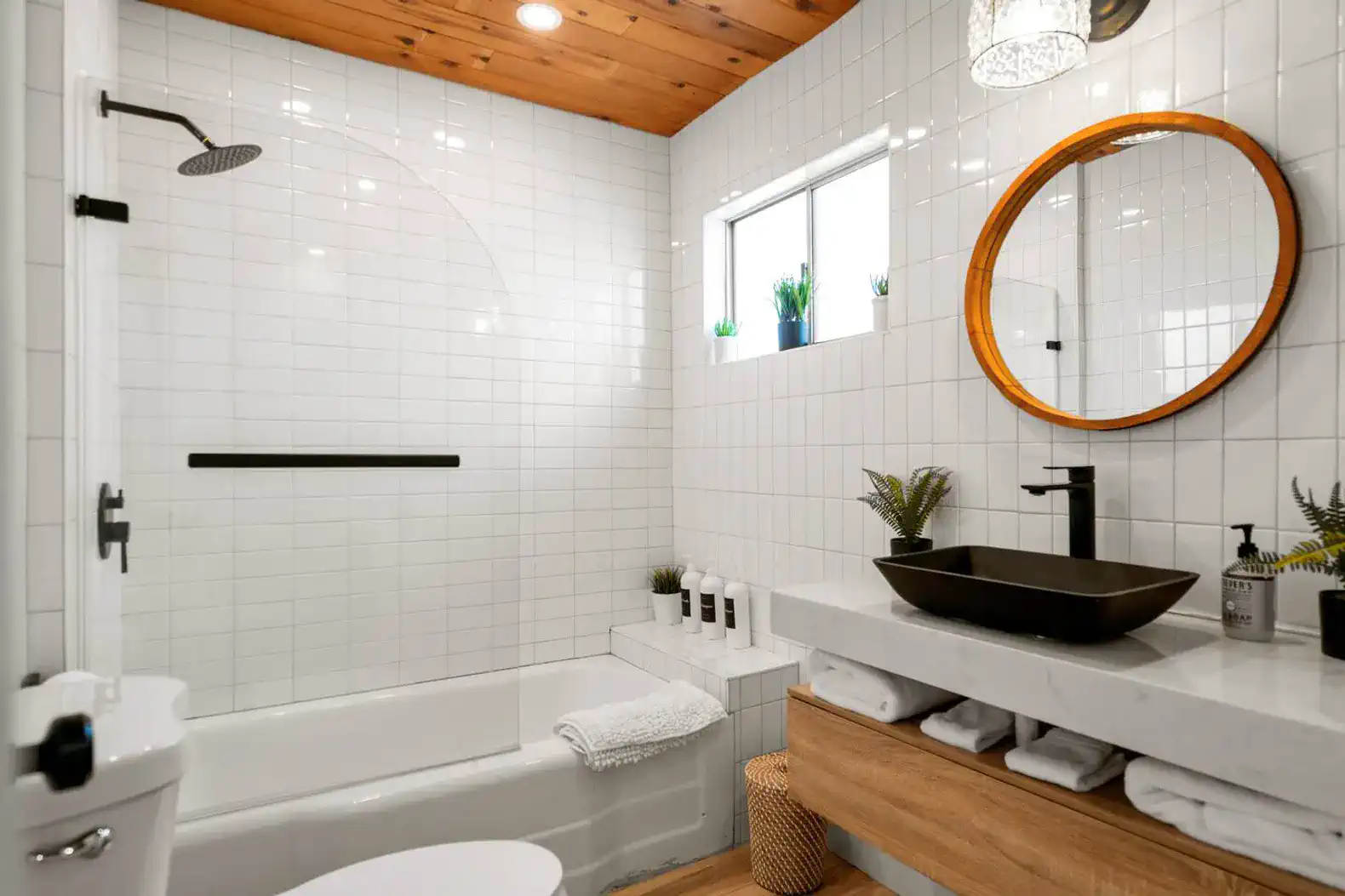 Lil Cactus | Cute Cabin in DTJT w/ Outdoor Shower – photo 13