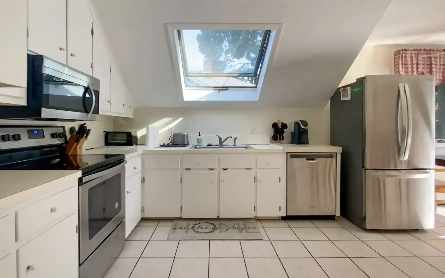 "Schuck's Nook" 3-Bedroom Bungalow - Newport, RI – photo 2