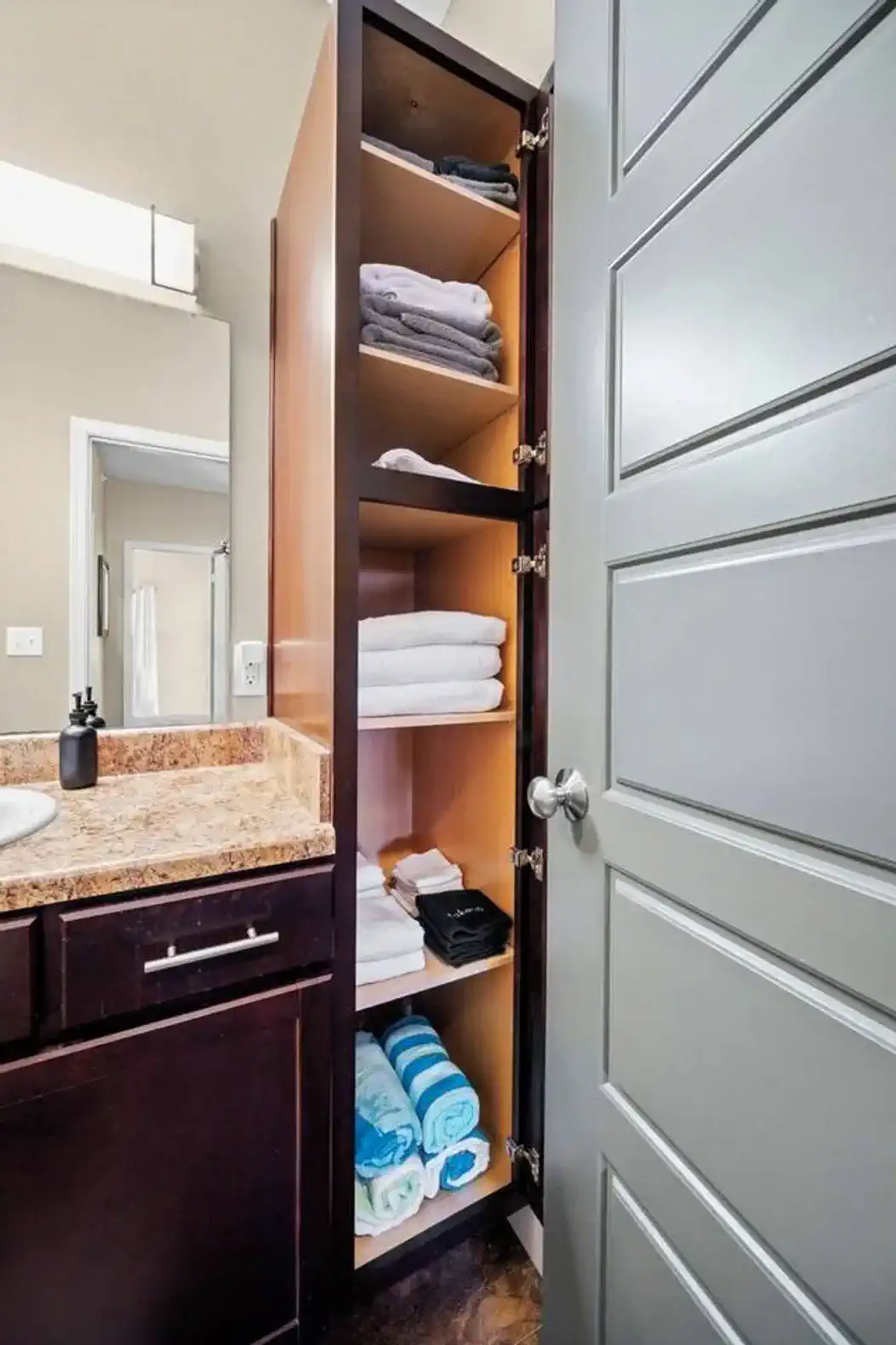Fully stocked linen closet with everything you need: body towels, hand towels, washcloths, hair wraps, makeup removal towels, and extra linens. No digging, no guesswork—just easy access to clean, organized essentials throughout your stay.