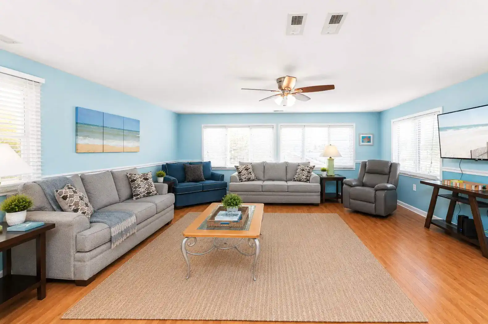 Large Living Area that the whole group can spread out in