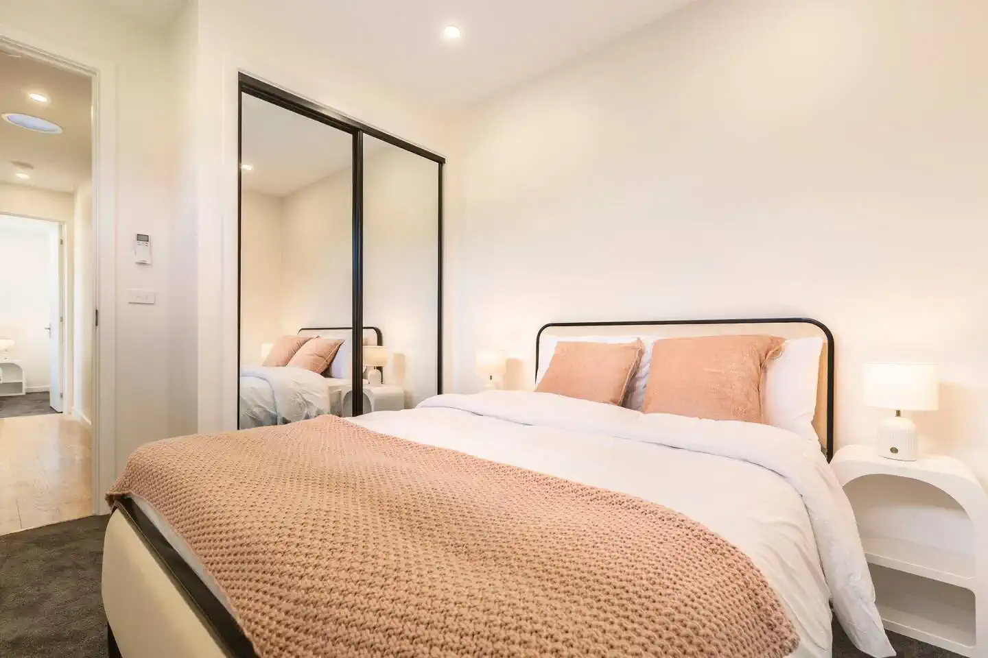 Modern 4BR Townhouse – photo 1