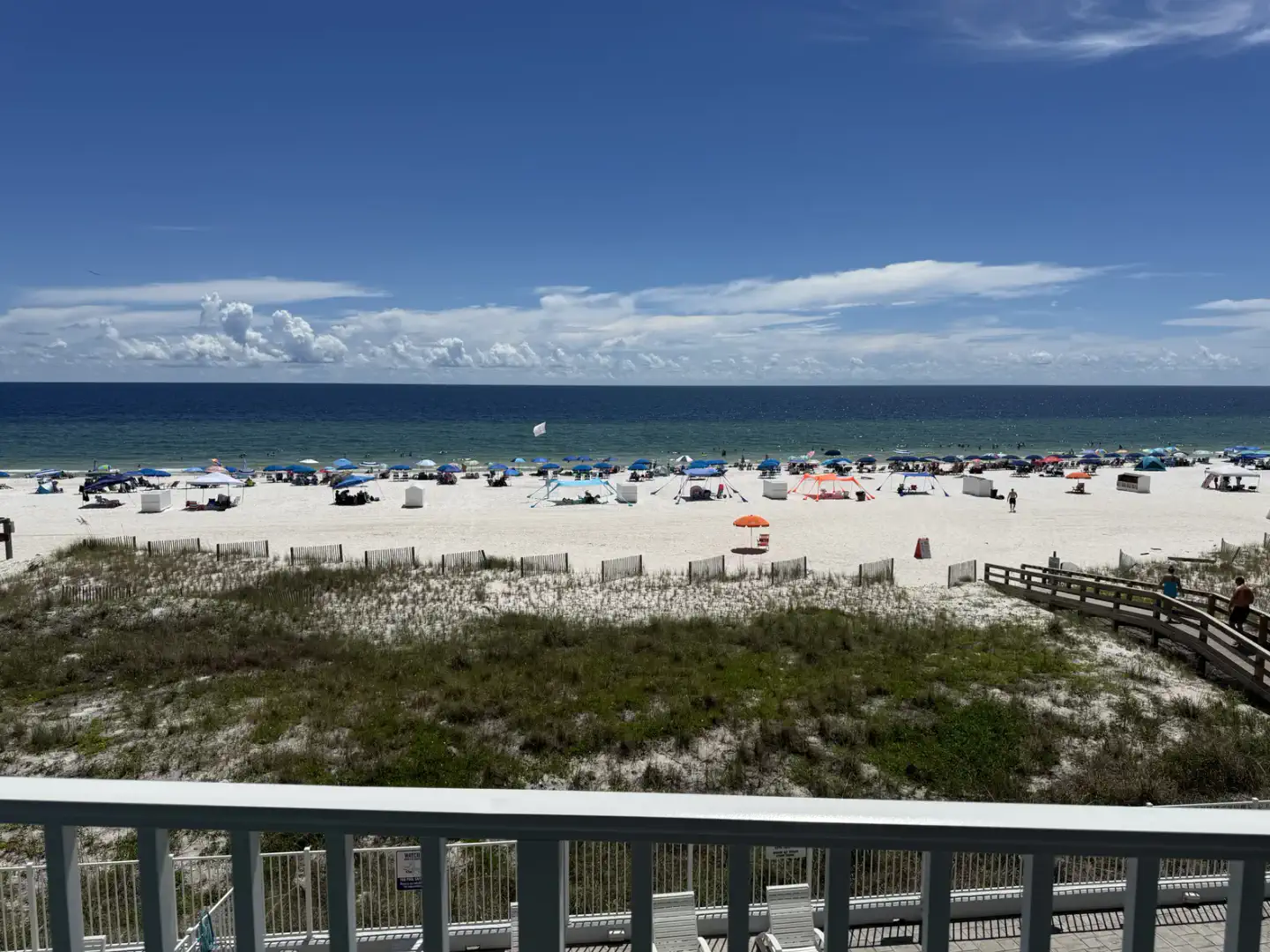 Strandstuhlvermietung bei Four Winds in Orange Beach AL
