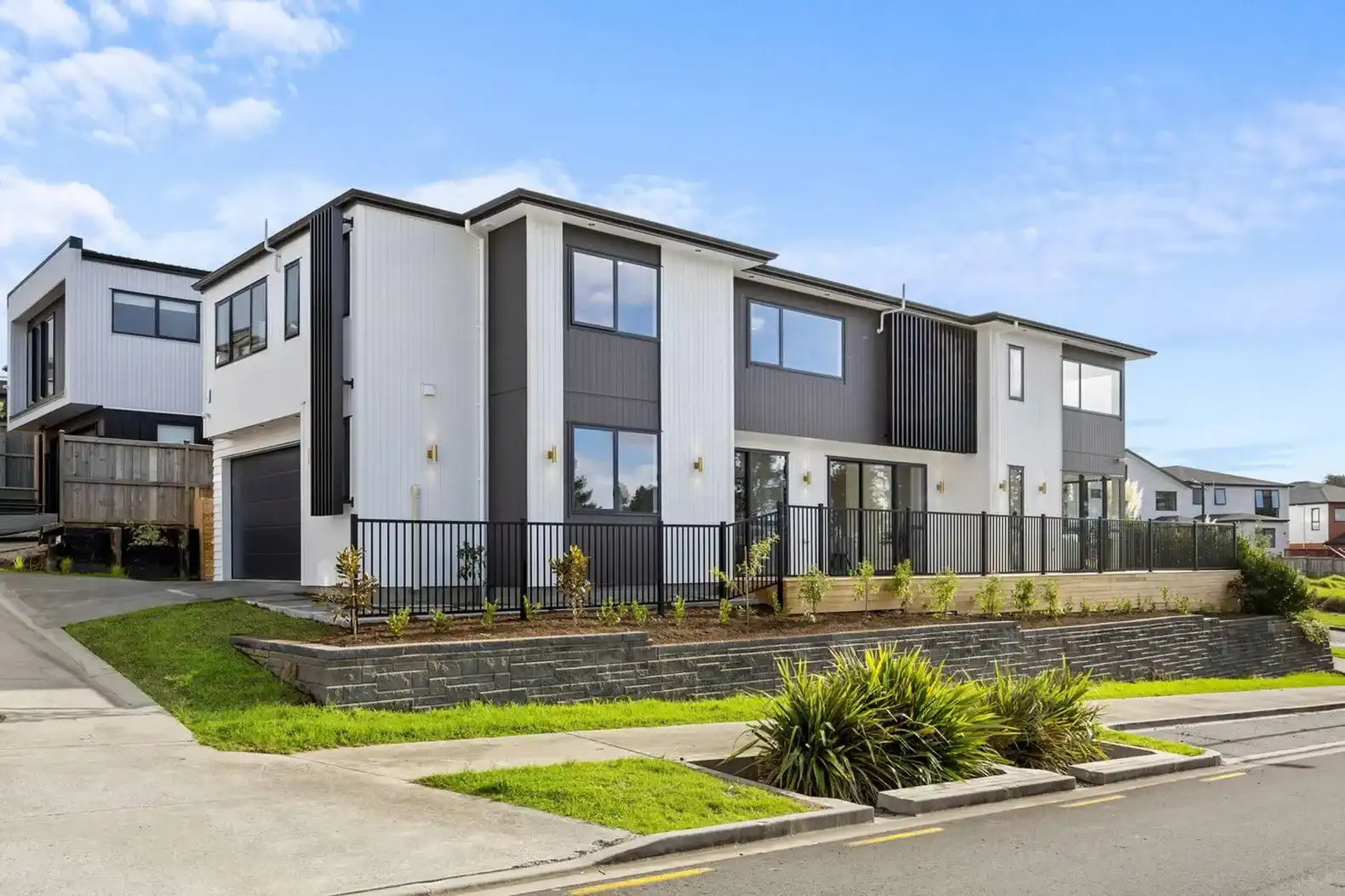 Luxury Corner New Home | Central AC | 4 Ensuites | Total 5.5 BH
