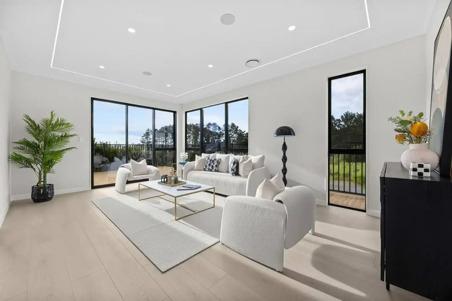Luxury Corner New Home | Central AC | 4 Ensuites | Total 5.5 BH – photo 3