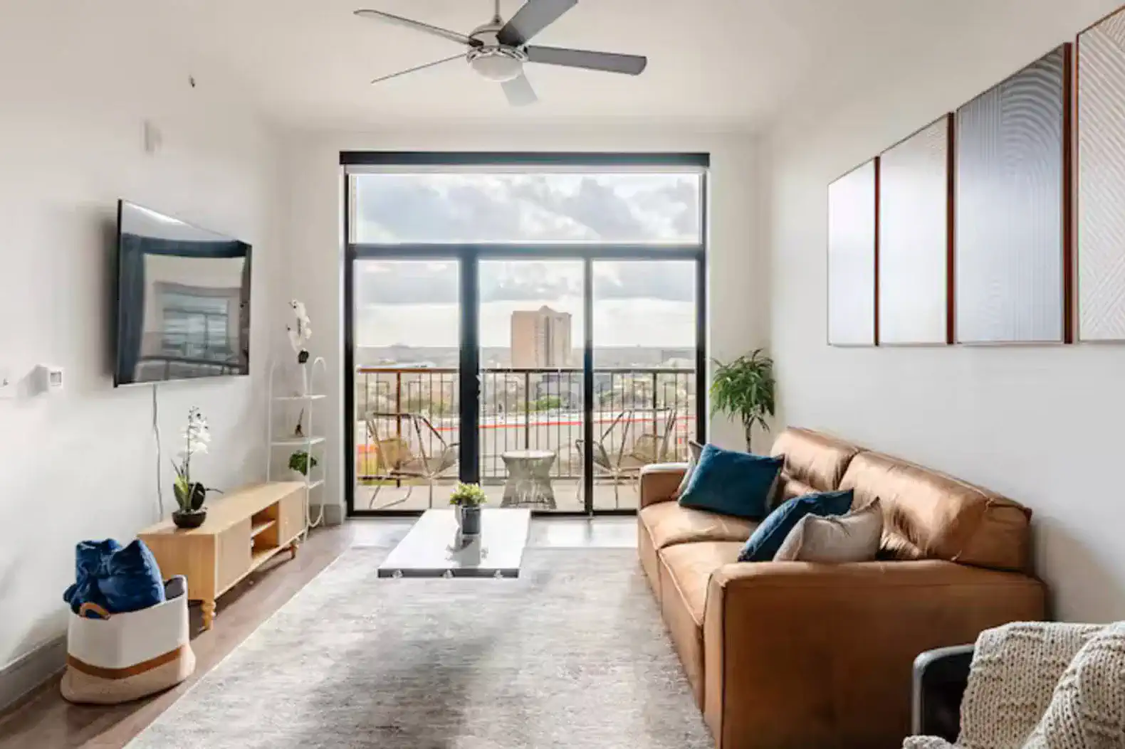 City Skyline Views | Near NRG + TMC | Pool | Gym – photo 1